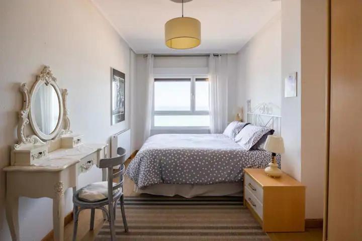 Apartamento Ezcurdia 22 Playa De San Lorenzo Primera Linea Gijon Luaran gambar
