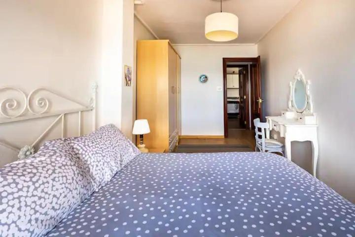 Apartamento Ezcurdia 22 Playa De San Lorenzo Primera Linea Gijon Luaran gambar