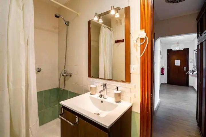 Apartamento Ezcurdia 22 Playa De San Lorenzo Primera Linea Gijon Luaran gambar